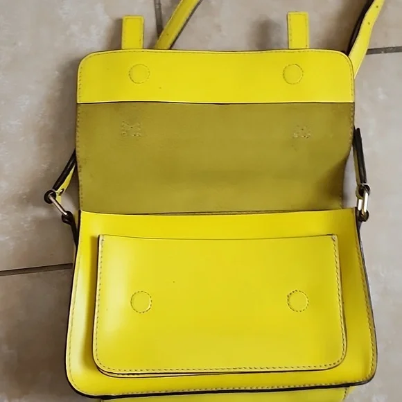 Kate Spade Essex Bagin Yellow - Picture 5 of 12